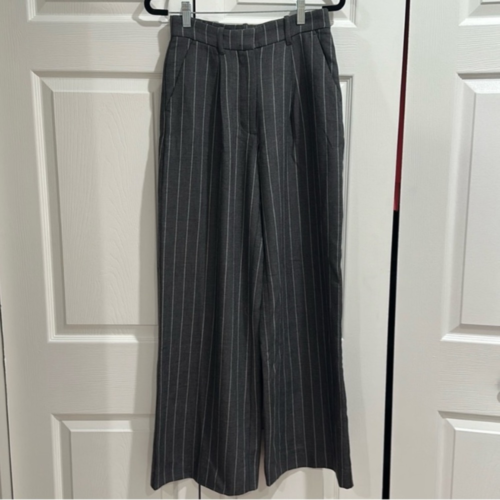 Abercrombie & Fitch Charcoal Grey Pinstripe Wide Leg Trouser Pants. Size 27/4 - Picture 3 of 10
